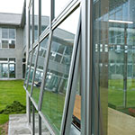 石川県羽昨市立羽昨中学校